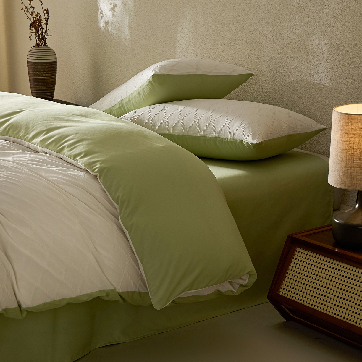 91家纺网 家纺一手货源 找家纺 悦织湾家纺 2026新款超柔菱形格提花四件套轻奢纯色时尚学生宿舍床单床笠款三四件套单被套 菱形格-奶白+果绿