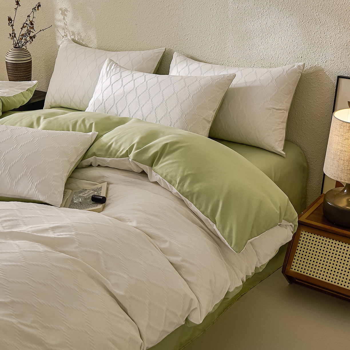 91家纺网 家纺一手货源 找家纺 悦织湾家纺 2026新款超柔菱形格提花四件套轻奢纯色时尚学生宿舍床单床笠款三四件套单被套 菱形格-奶白+果绿