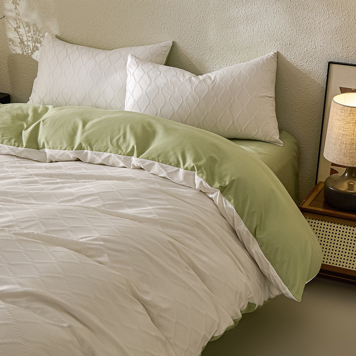 91家纺网 家纺一手货源 找家纺 悦织湾家纺 2026新款超柔菱形格提花四件套轻奢纯色时尚学生宿舍床单床笠款三四件套单被套 菱形格-奶白+果绿