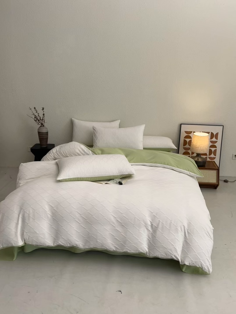 91家纺网 家纺一手货源 找家纺 悦织湾家纺 2026新款超柔菱形格提花四件套轻奢纯色时尚学生宿舍床单床笠款三四件套单被套 菱形格-奶白+果绿