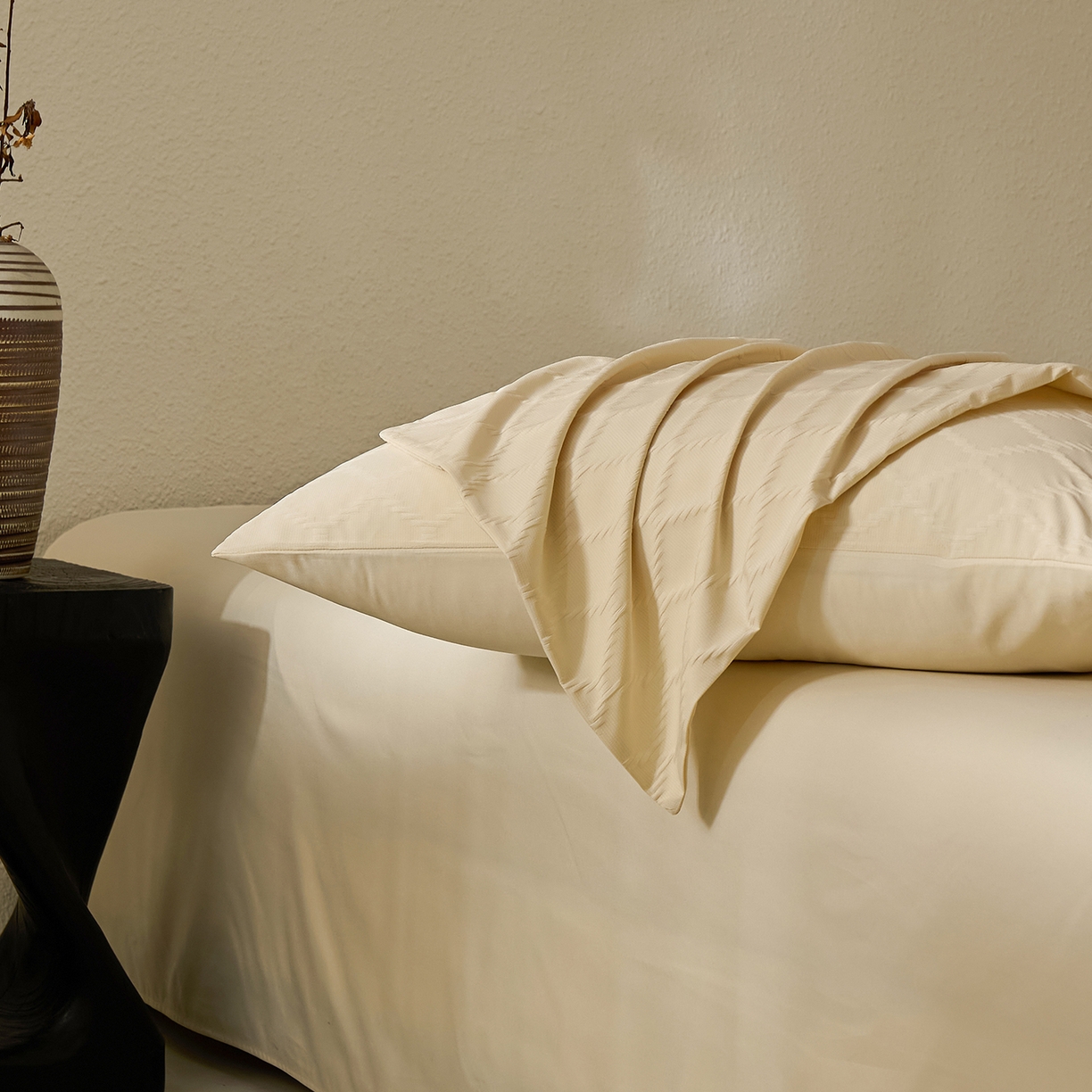 91家纺网 家纺一手货源 找家纺 悦织湾家纺 2026新款超柔菱形格提花四件套轻奢纯色时尚学生宿舍床单床笠款三四件套单被套 菱形格-奶黄