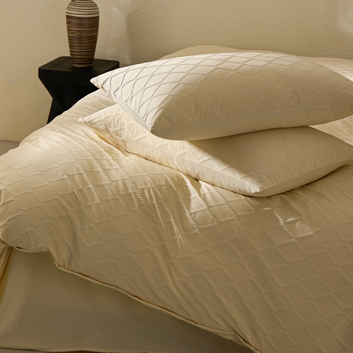 91家纺网 家纺一手货源 找家纺 悦织湾家纺 2026新款超柔菱形格提花四件套轻奢纯色时尚学生宿舍床单床笠款三四件套单被套 菱形格-奶黄