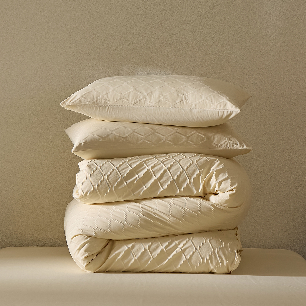 91家纺网 家纺一手货源 找家纺 悦织湾家纺 2026新款超柔菱形格提花四件套轻奢纯色时尚学生宿舍床单床笠款三四件套单被套 菱形格-奶黄