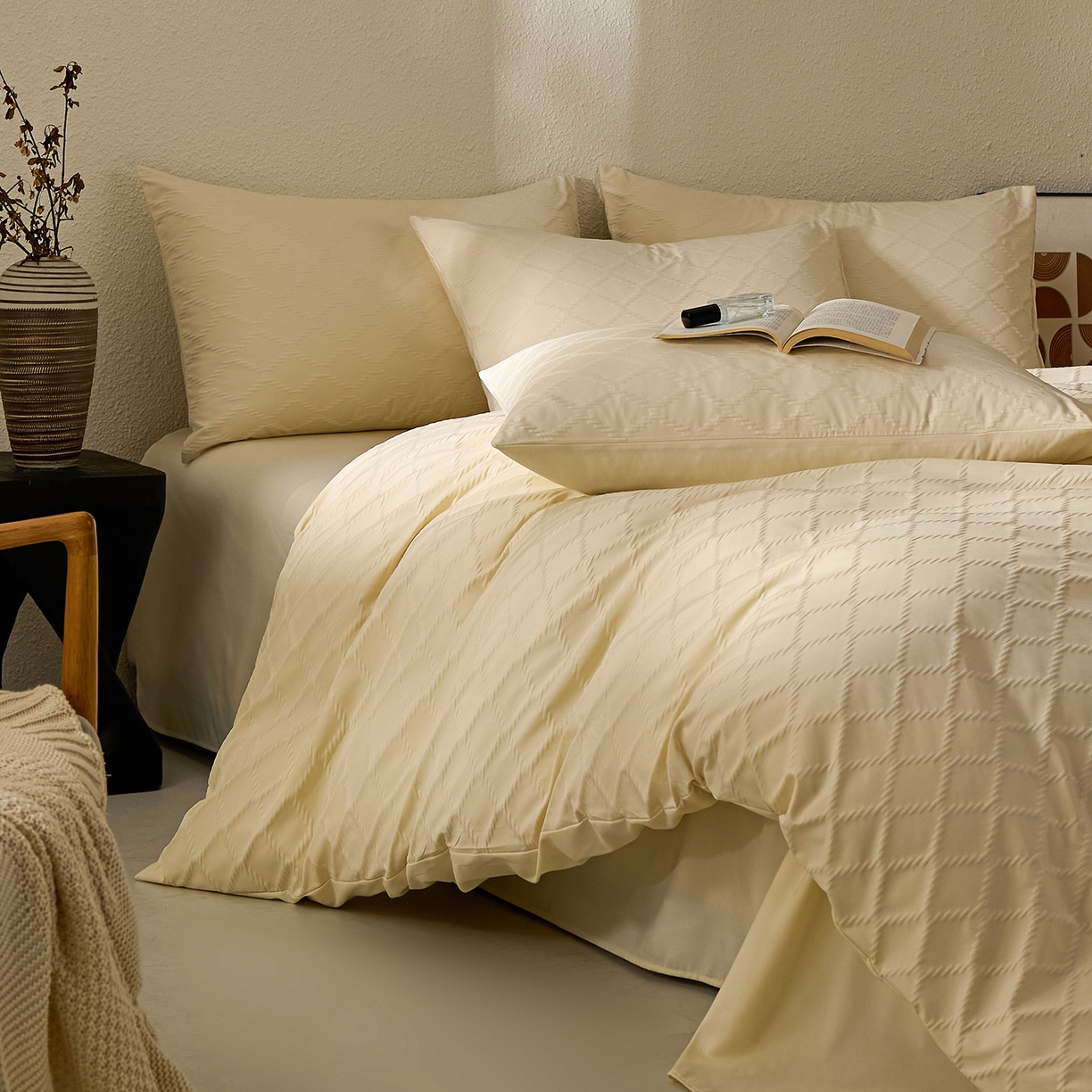 91家纺网 家纺一手货源 找家纺 悦织湾家纺 2026新款超柔菱形格提花四件套轻奢纯色时尚学生宿舍床单床笠款三四件套单被套 菱形格-奶黄