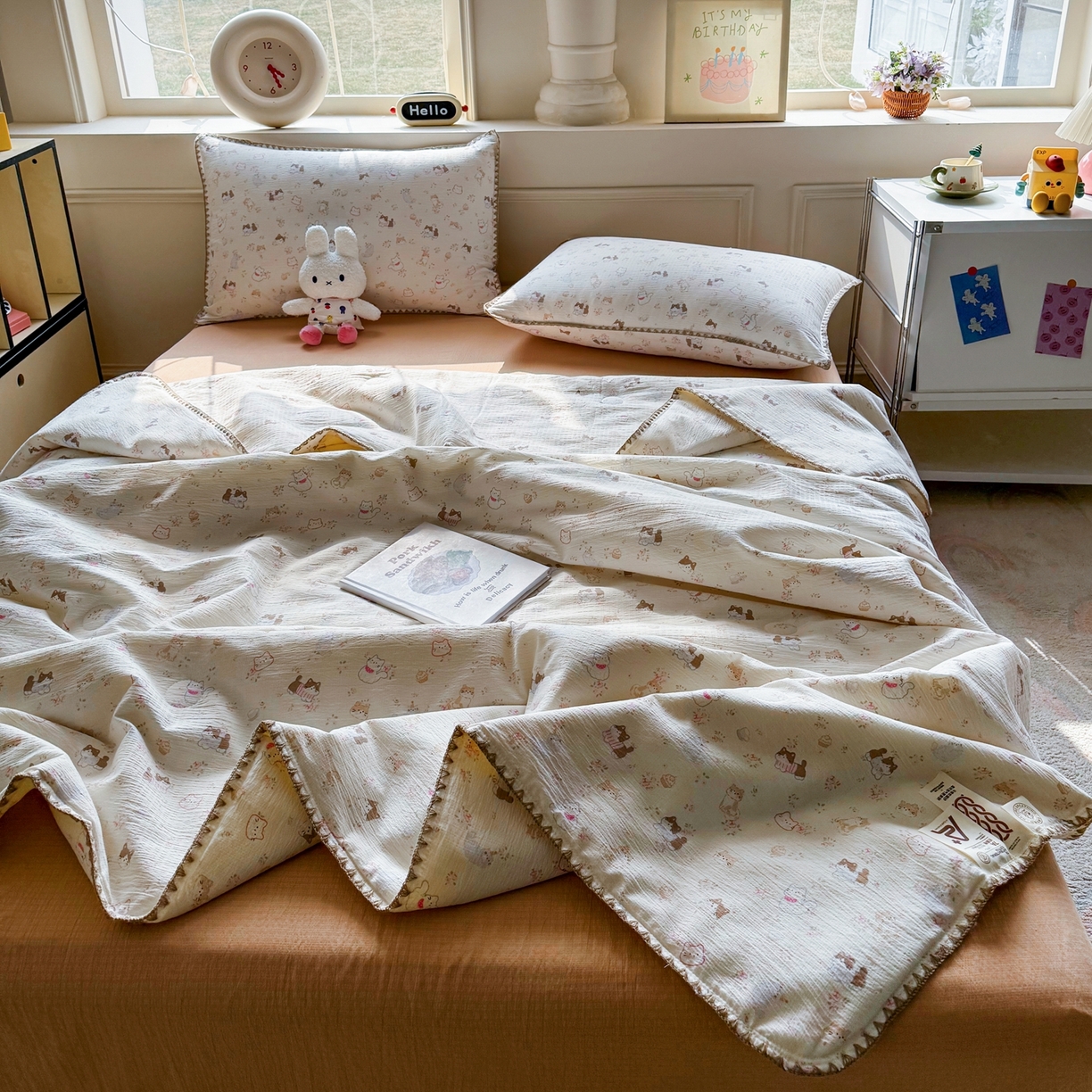 91家纺网 家纺一手货源 找家纺 星巴k家纺 2025新款春夏云感双层纱A类母婴级三角针夏被贝壳边夏凉被贝壳绣【可提供买家秀】贝壳绣-晴天小猫