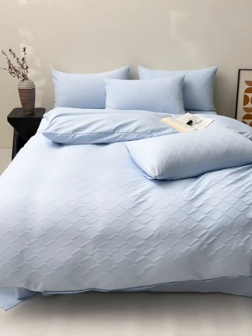 91家纺网 家纺一手货源 找家纺 悦织湾家纺 2026新款超柔菱形格提花四件套轻奢纯色时尚学生宿舍床单床笠款三四件套单被套 菱形格-天空蓝