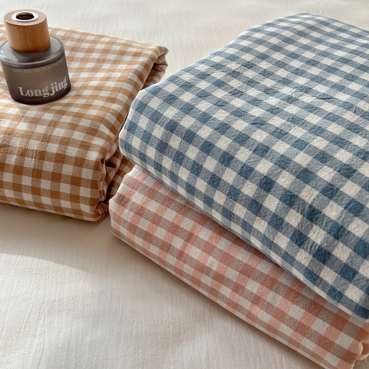 91家纺网 家纺一手货源 找家纺 （总）悦织湾家纺 2026新款软糯加厚水洗棉条格无印宜家风混搭三件套四件套学生宿舍床上用品