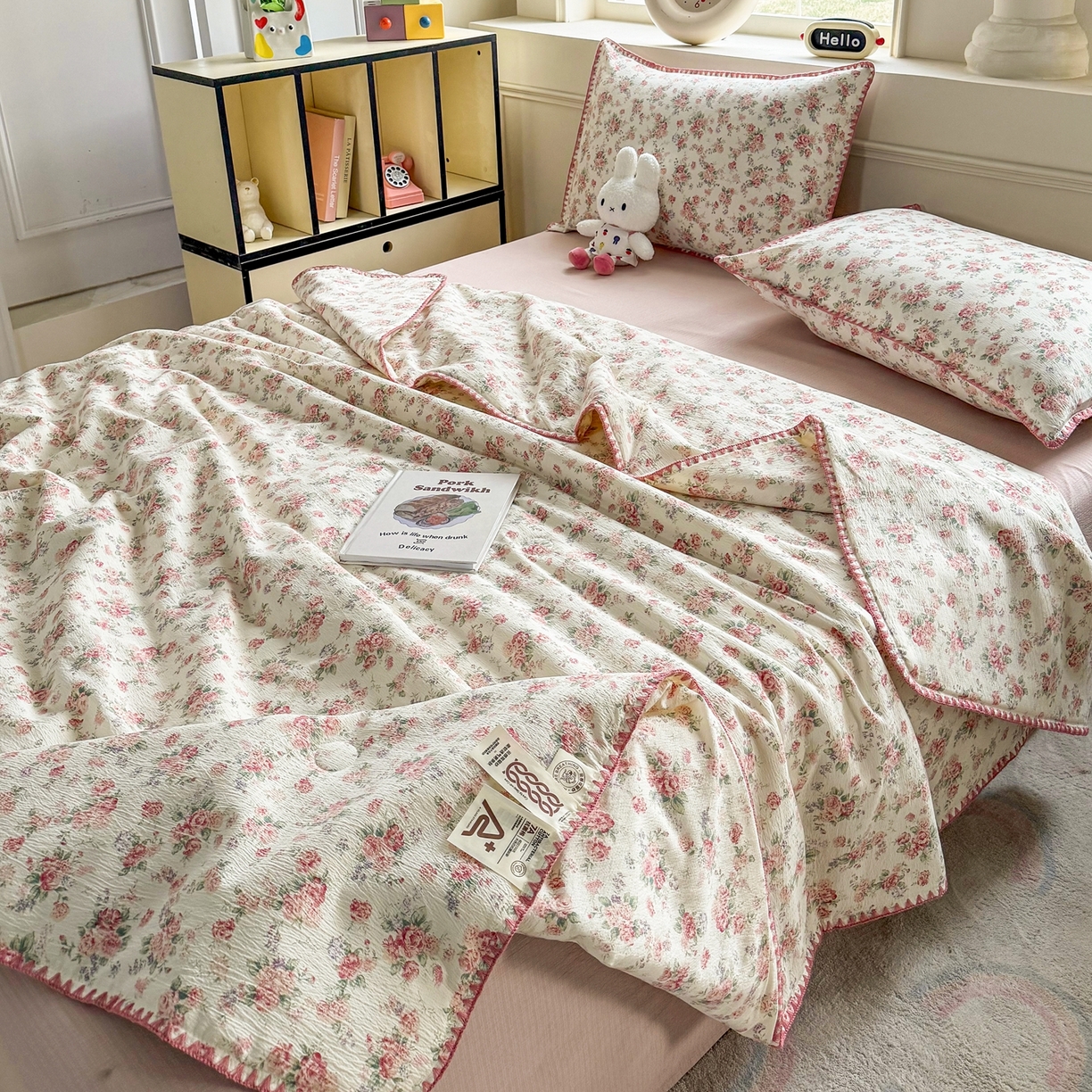 91家纺网 家纺一手货源 找家纺 星巴k家纺 2025新款春夏云感双层纱A类母婴级三角针夏被贝壳边夏凉被贝壳绣【可提供买家秀】贝壳绣-星眠云野