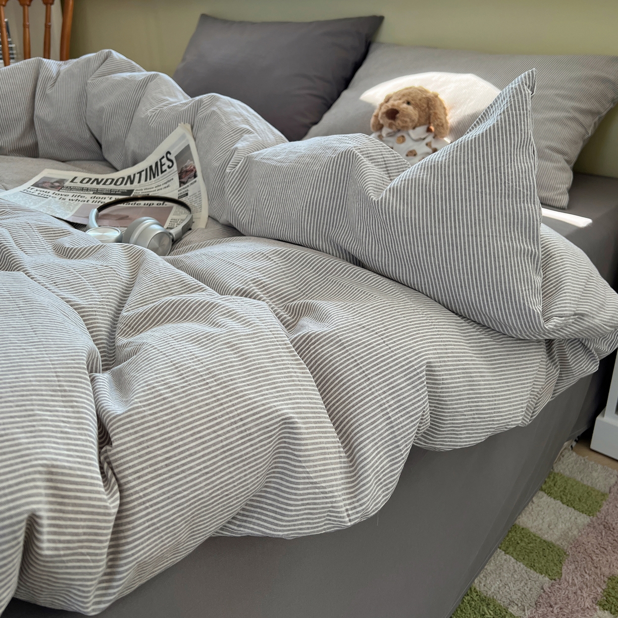 91家纺网 家纺一手货源 找家纺 悦织湾家纺 2026新款软糯加厚水洗棉条格无印宜家风混搭三件套四件套学生宿舍床上用品 混搭晨雾灰细条