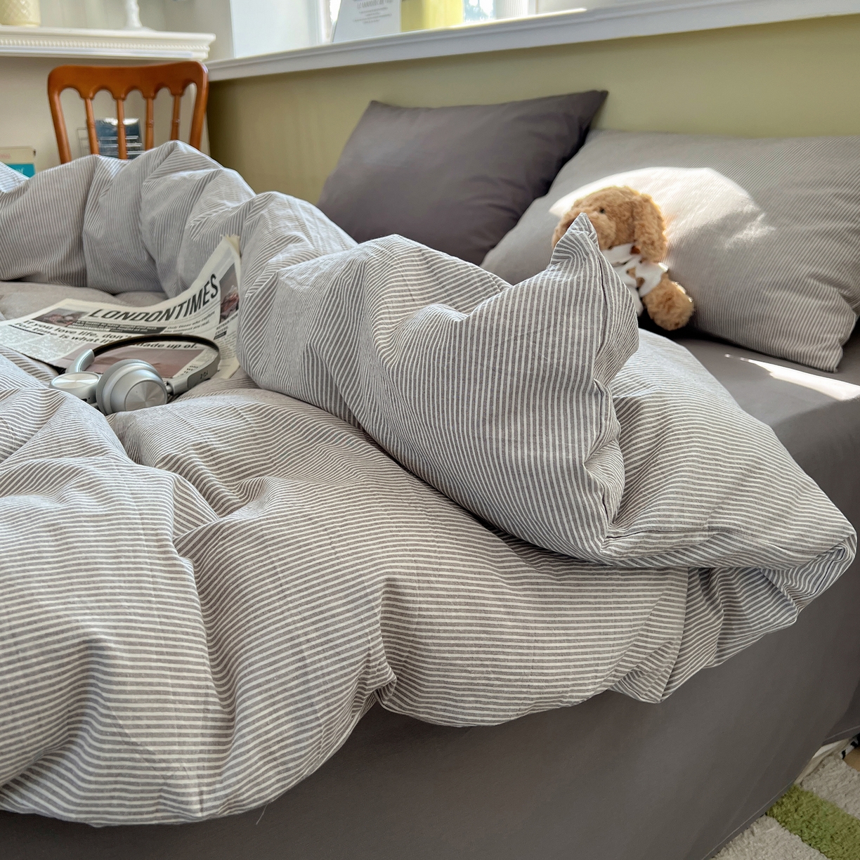 91家纺网 家纺一手货源 找家纺 悦织湾家纺 2026新款软糯加厚水洗棉条格无印宜家风混搭三件套四件套学生宿舍床上用品 混搭晨雾灰细条