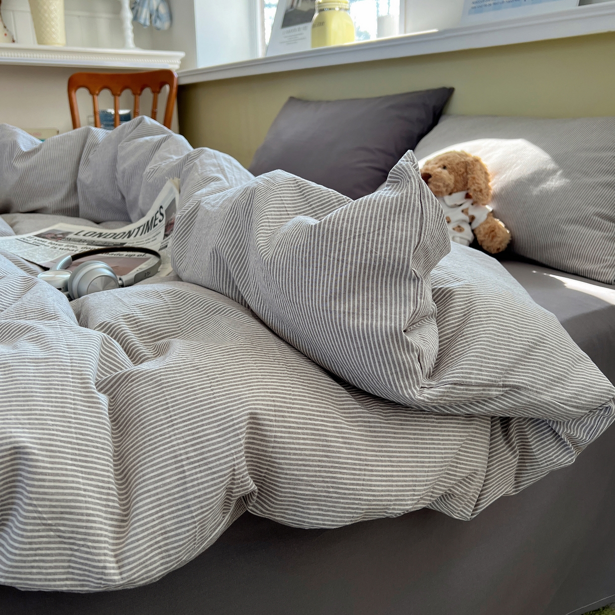 91家纺网 家纺一手货源 找家纺 悦织湾家纺 2026新款软糯加厚水洗棉条格无印宜家风混搭三件套四件套学生宿舍床上用品 混搭晨雾灰细条