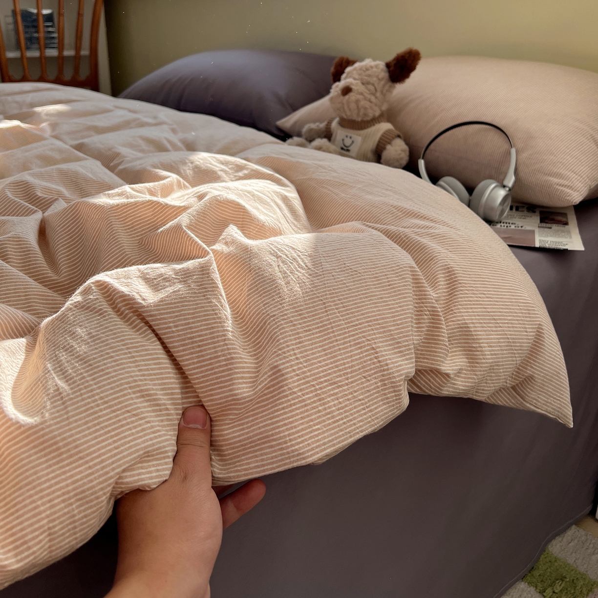 91家纺网 家纺一手货源 找家纺 悦织湾家纺 2026新款软糯加厚水洗棉条格无印宜家风混搭三件套四件套学生宿舍床上用品 混搭沙茶棕细条