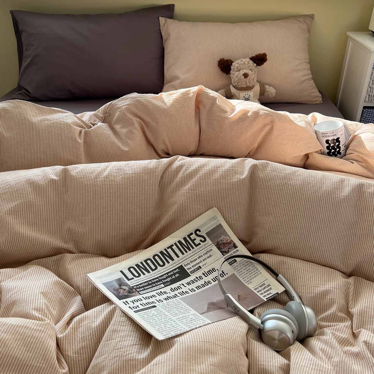 91家纺网 家纺一手货源 找家纺 悦织湾家纺 2026新款软糯加厚水洗棉条格无印宜家风混搭三件套四件套学生宿舍床上用品 混搭沙茶棕细条