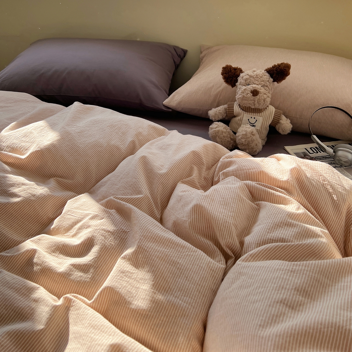 91家纺网 家纺一手货源 找家纺 悦织湾家纺 2026新款软糯加厚水洗棉条格无印宜家风混搭三件套四件套学生宿舍床上用品 混搭沙茶棕细条