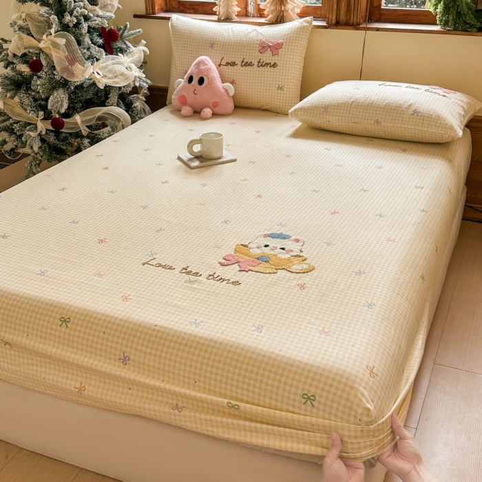 91家纺网 家纺一手货源 找家纺  布柔 2026新款13070纯棉全棉床笠印花绣花卡通床笠床垫保护套罩 曲奇黄