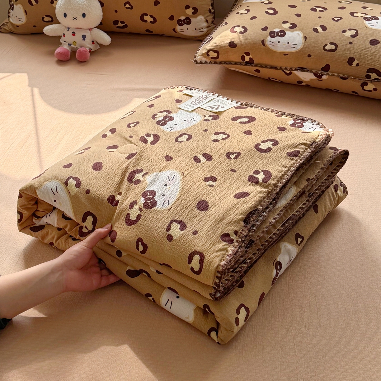 91家纺网 家纺一手货源 找家纺 （总）星巴k家纺 2026新款春夏云感双层纱母婴级三角针夏被贝壳边夏凉被贝壳绣