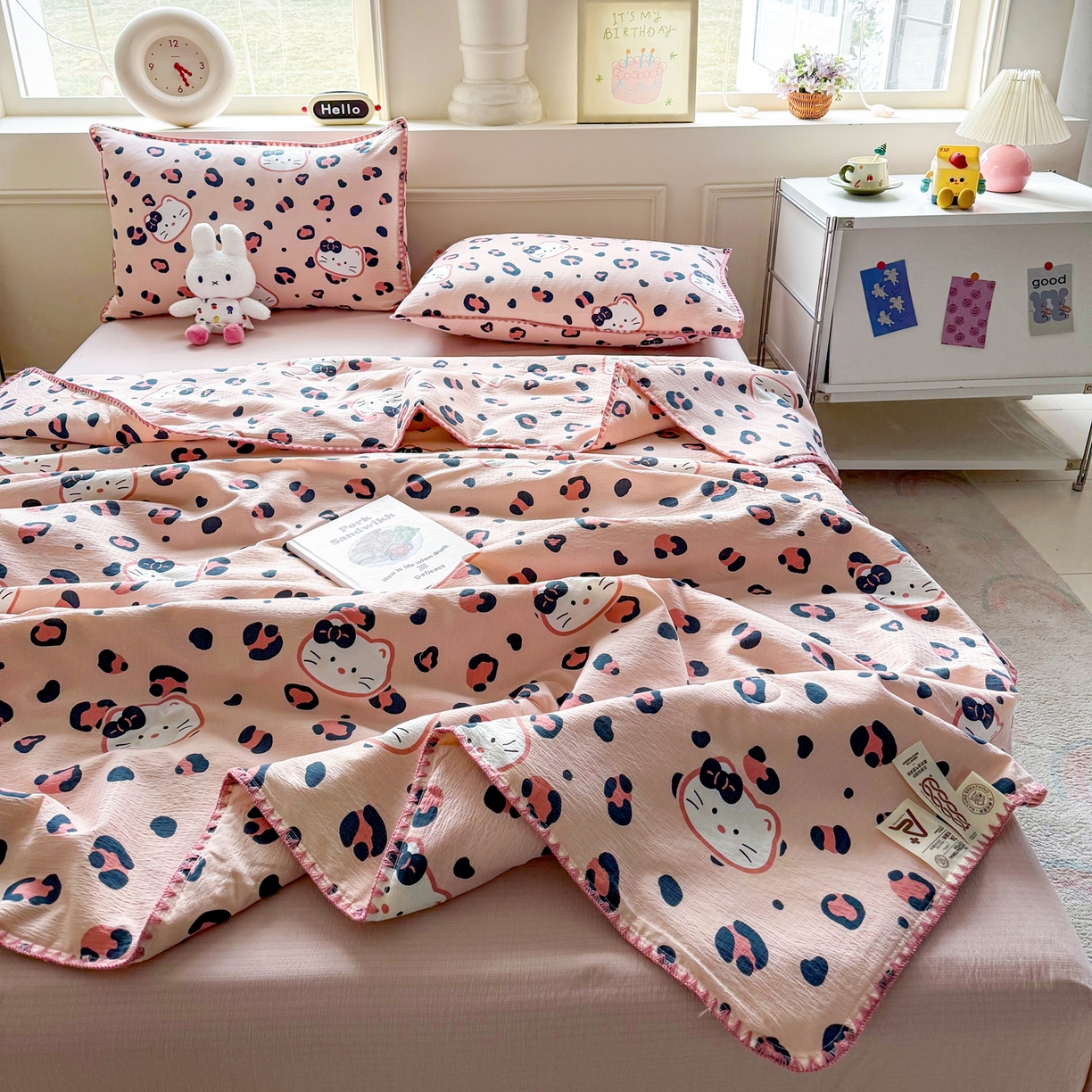 91家纺网 家纺一手货源 找家纺 2026新款春夏云感双层纱母婴级三角针夏被贝壳边夏凉被贝壳绣 粉色小猫