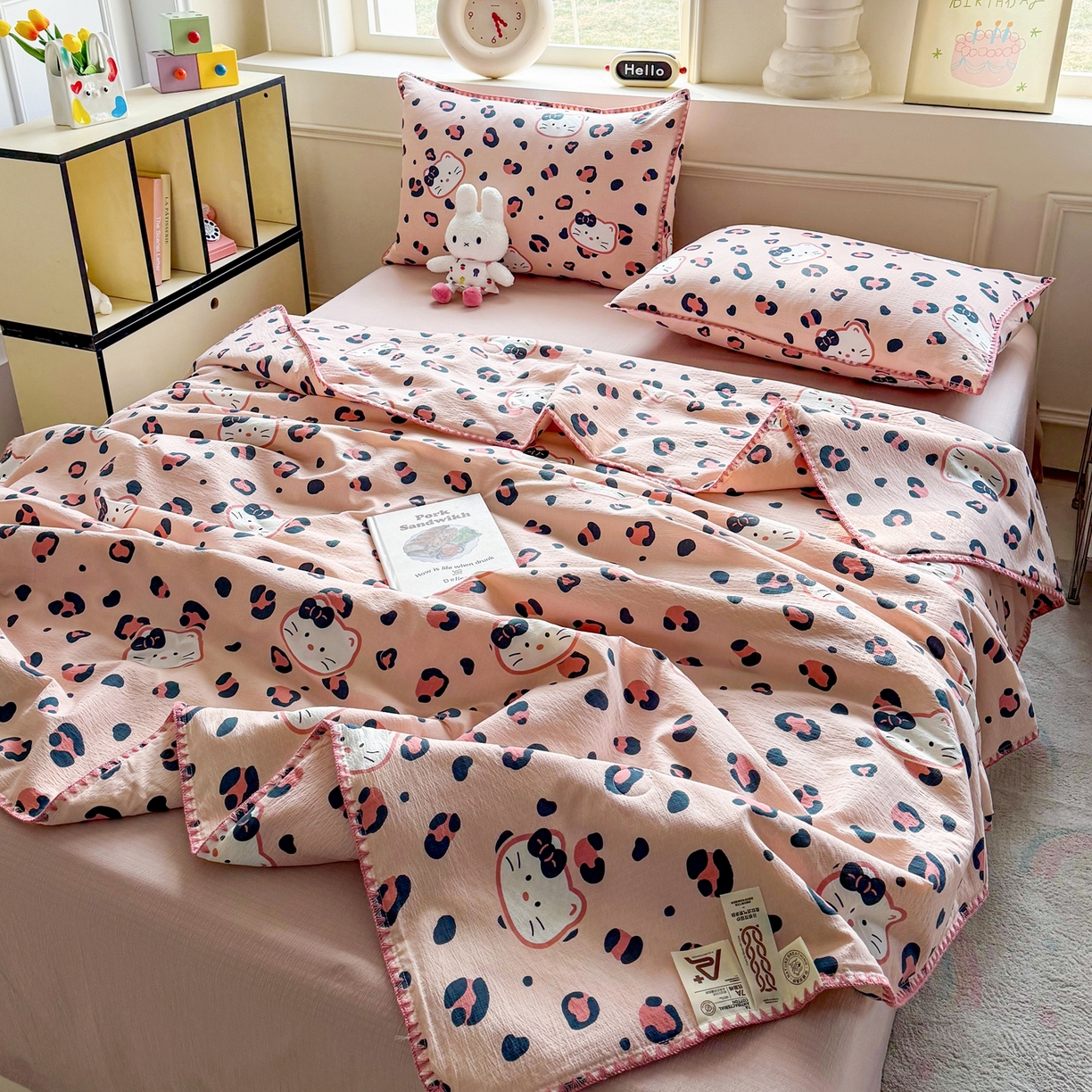 91家纺网 家纺一手货源 找家纺 2026新款春夏云感双层纱母婴级三角针夏被贝壳边夏凉被贝壳绣 粉色小猫