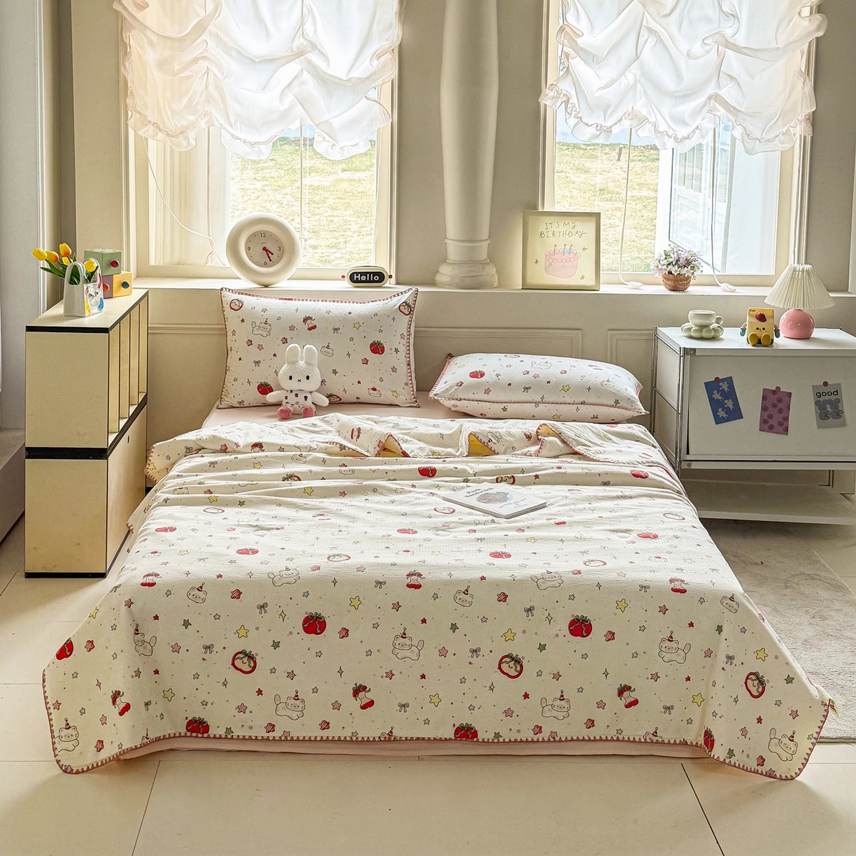 91家纺网 家纺一手货源 找家纺 2026新款春夏云感双层纱母婴级三角针夏被贝壳边夏凉被贝壳绣 苹果小怪