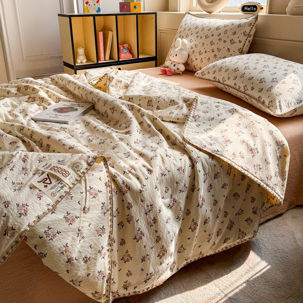 91家纺网 家纺一手货源 找家纺 2026新款春夏云感双层纱母婴级三角针夏被贝壳边夏凉被贝壳绣 浅桃织夏