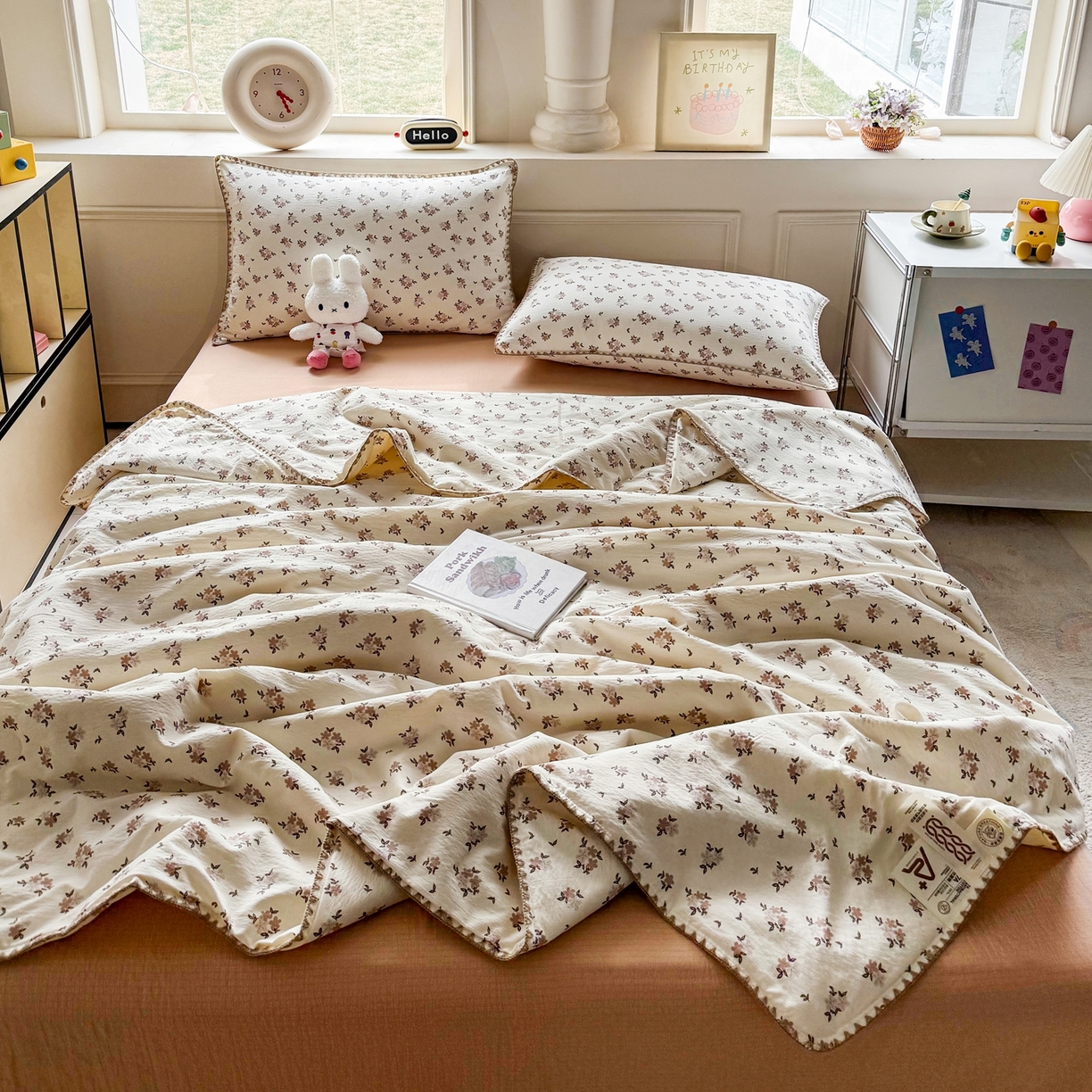 91家纺网 家纺一手货源 找家纺 2026新款春夏云感双层纱母婴级三角针夏被贝壳边夏凉被贝壳绣 浅桃织夏