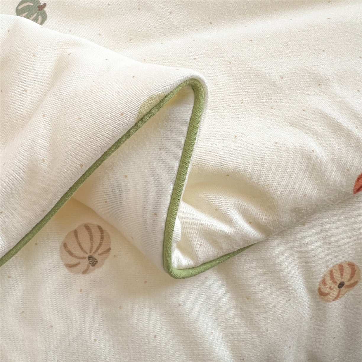 91家纺网 家纺一手货源 找家纺 优被业 2026新款A类牛奶丝针织棉软糯凉感大豆夏被空调被夏凉被(20%大豆国标包检测） 南瓜小熊