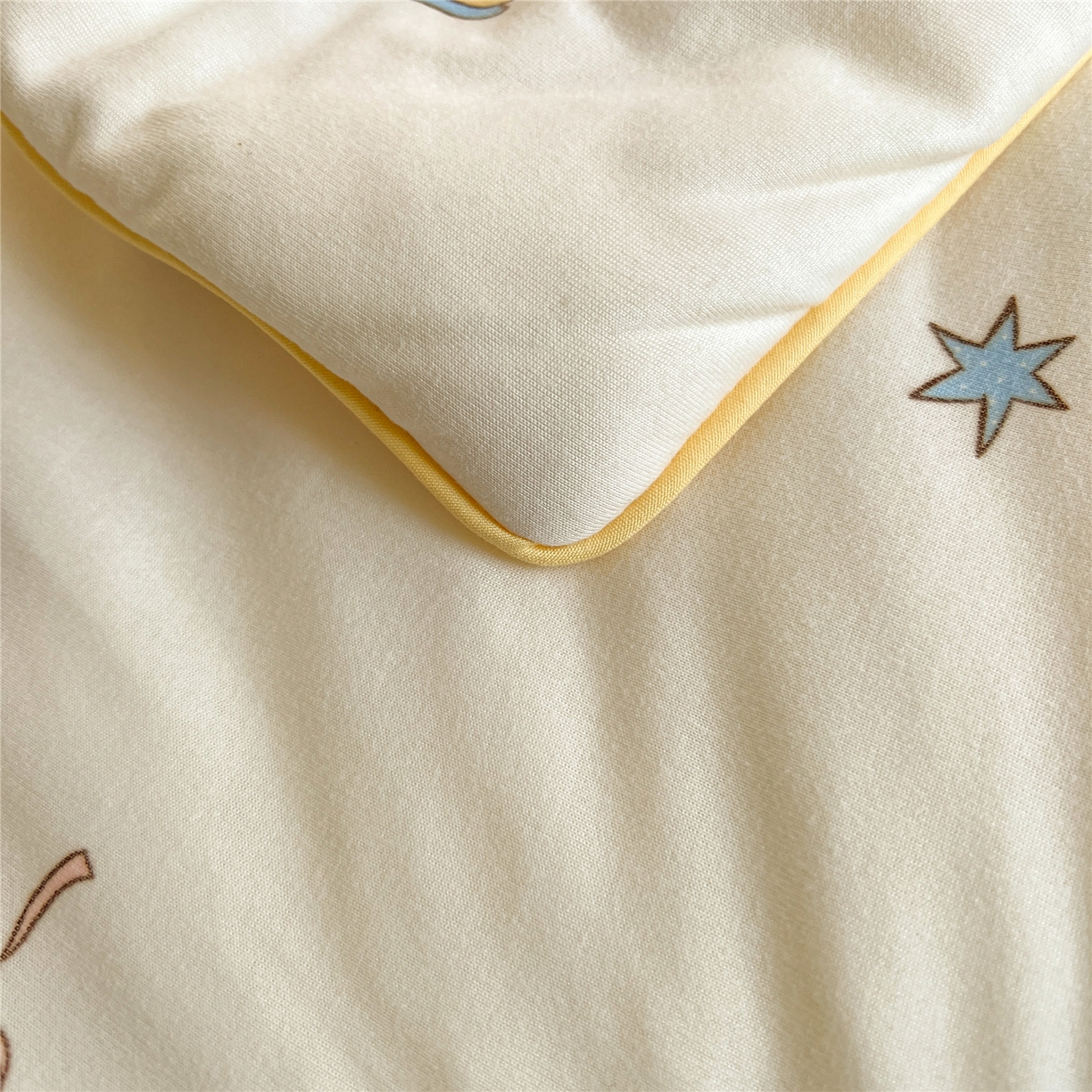 91家纺网 家纺一手货源 找家纺 优被业 2026新款A类牛奶丝针织棉软糯凉感大豆夏被空调被夏凉被(20%大豆国标包检测） 泡芙海绵