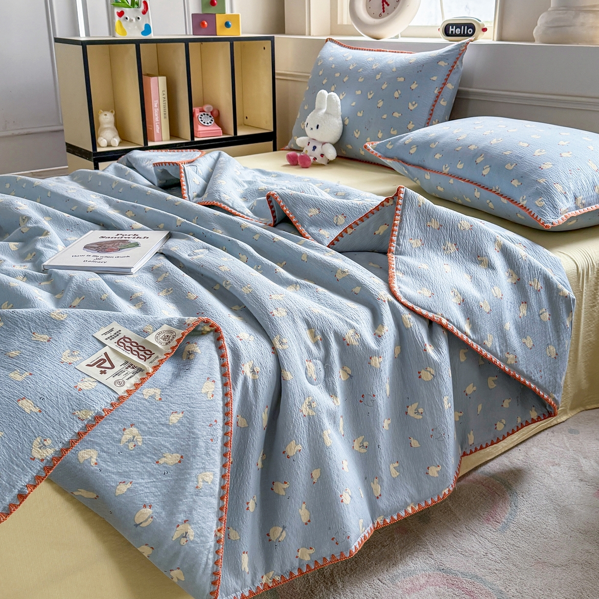 91家纺网 家纺一手货源 找家纺 2026新款春夏云感双层纱母婴级三角针夏被贝壳边夏凉被贝壳绣 项天歌