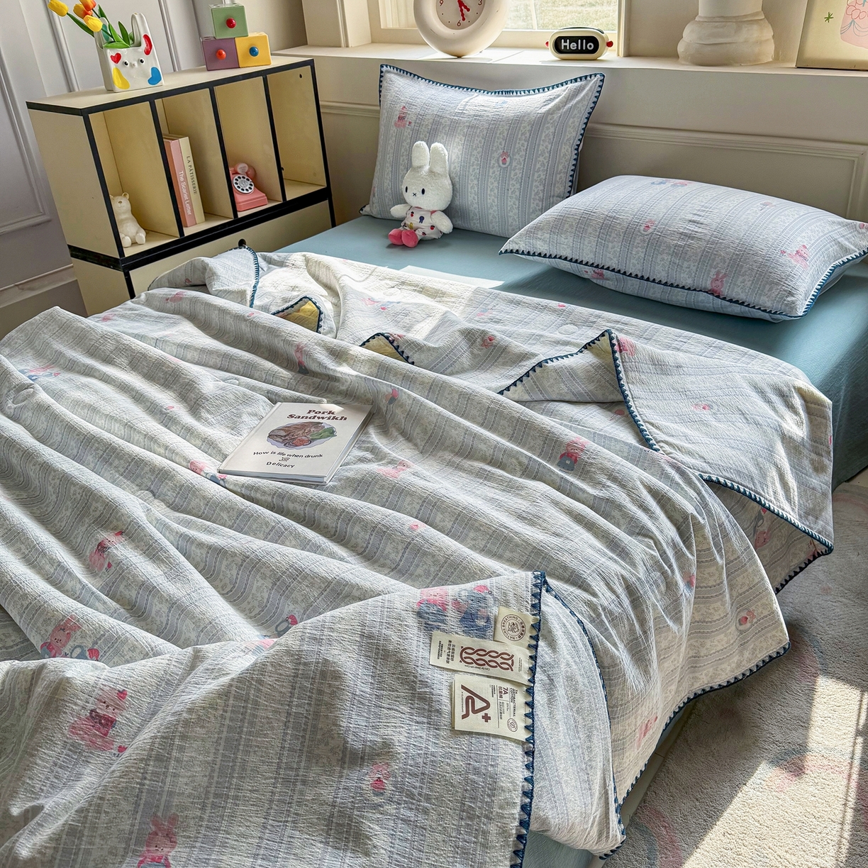 91家纺网 家纺一手货源 找家纺 2026新款春夏云感双层纱母婴级三角针夏被贝壳边夏凉被贝壳绣 小象宝宝