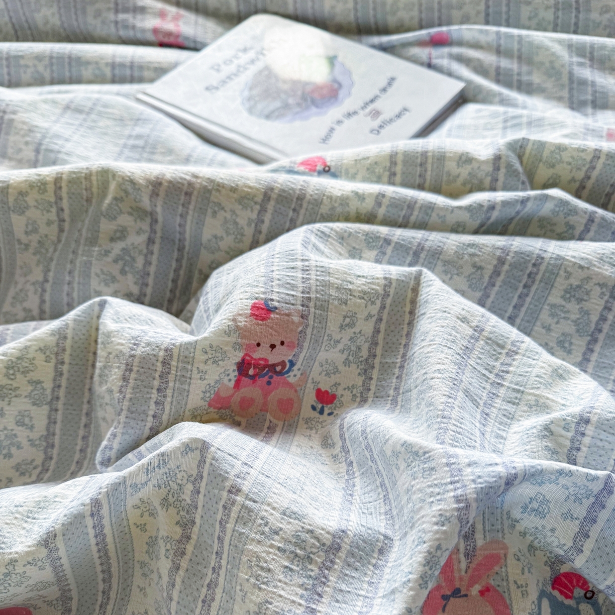 91家纺网 家纺一手货源 找家纺 2026新款春夏云感双层纱母婴级三角针夏被贝壳边夏凉被贝壳绣 小象宝宝