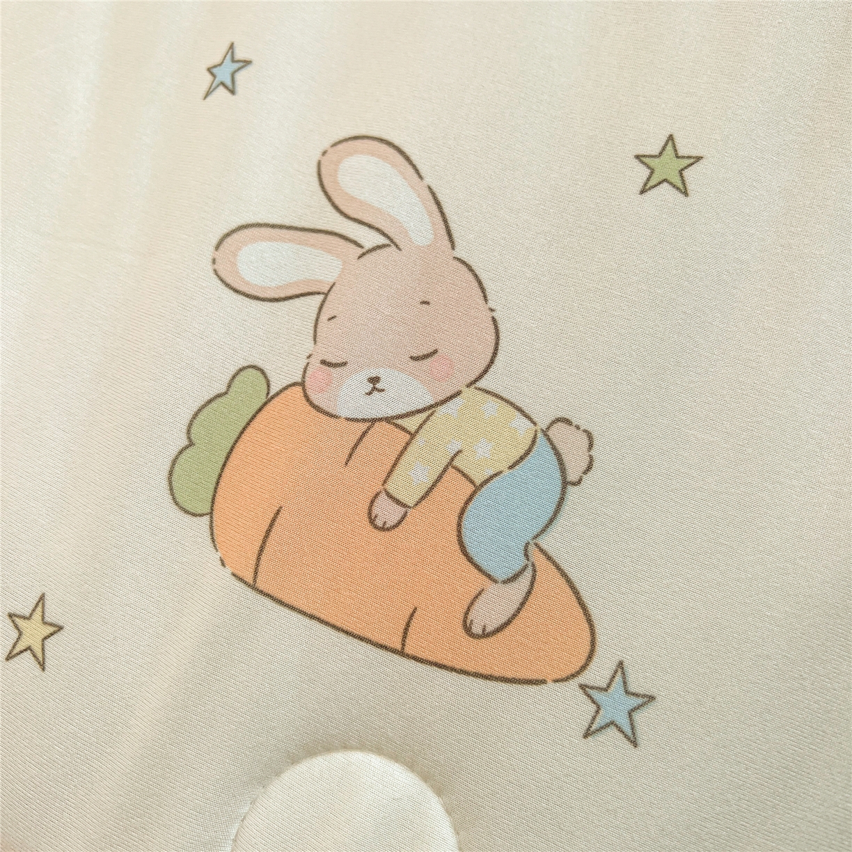 91家纺网 家纺一手货源 找家纺 优被业 2026新款A类牛奶丝针织棉软糯凉感大豆夏被空调被夏凉被(20%大豆国标包检测） 奇境庄园