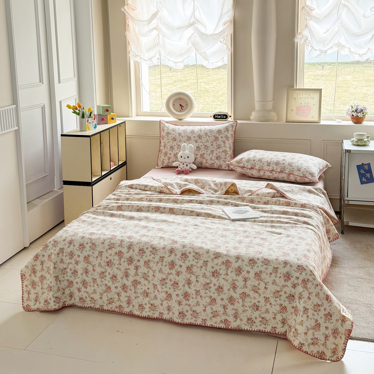 91家纺网 家纺一手货源 找家纺 2026新款春夏云感双层纱母婴级三角针夏被贝壳边夏凉被贝壳绣 星眠云野