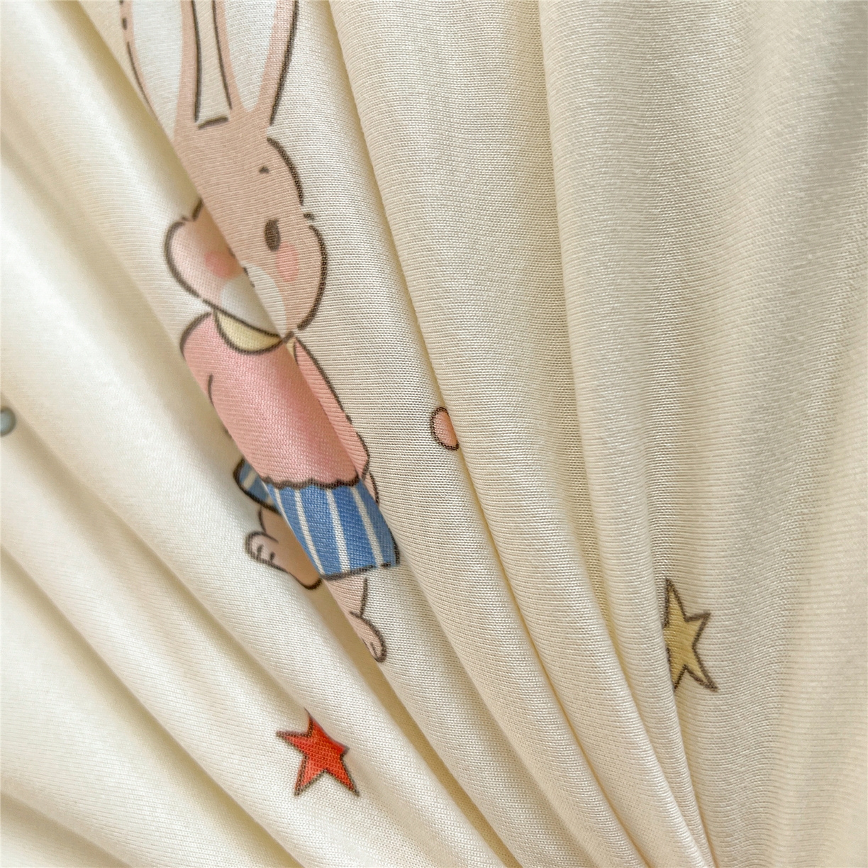 91家纺网 家纺一手货源 找家纺 优被业 2026新款A类牛奶丝针织棉软糯凉感大豆夏被空调被夏凉被(20%大豆国标包检测） 奇境庄园