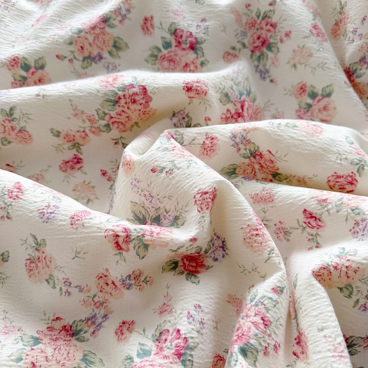 91家纺网 家纺一手货源 找家纺 2026新款春夏云感双层纱母婴级三角针夏被贝壳边夏凉被贝壳绣 星眠云野