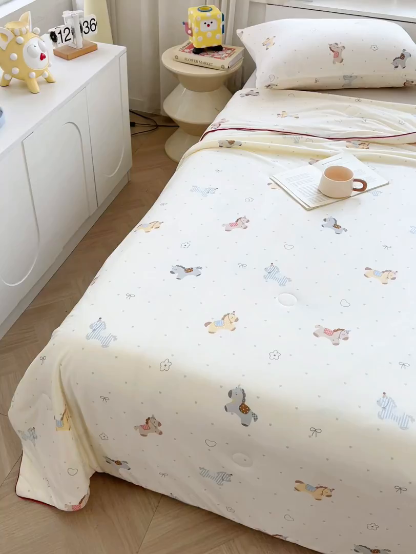 91家纺网 家纺一手货源 找家纺 优被业 2026新款A类牛奶丝针织棉软糯凉感大豆夏被空调被夏凉被(20%大豆国标包检测） 千禧马