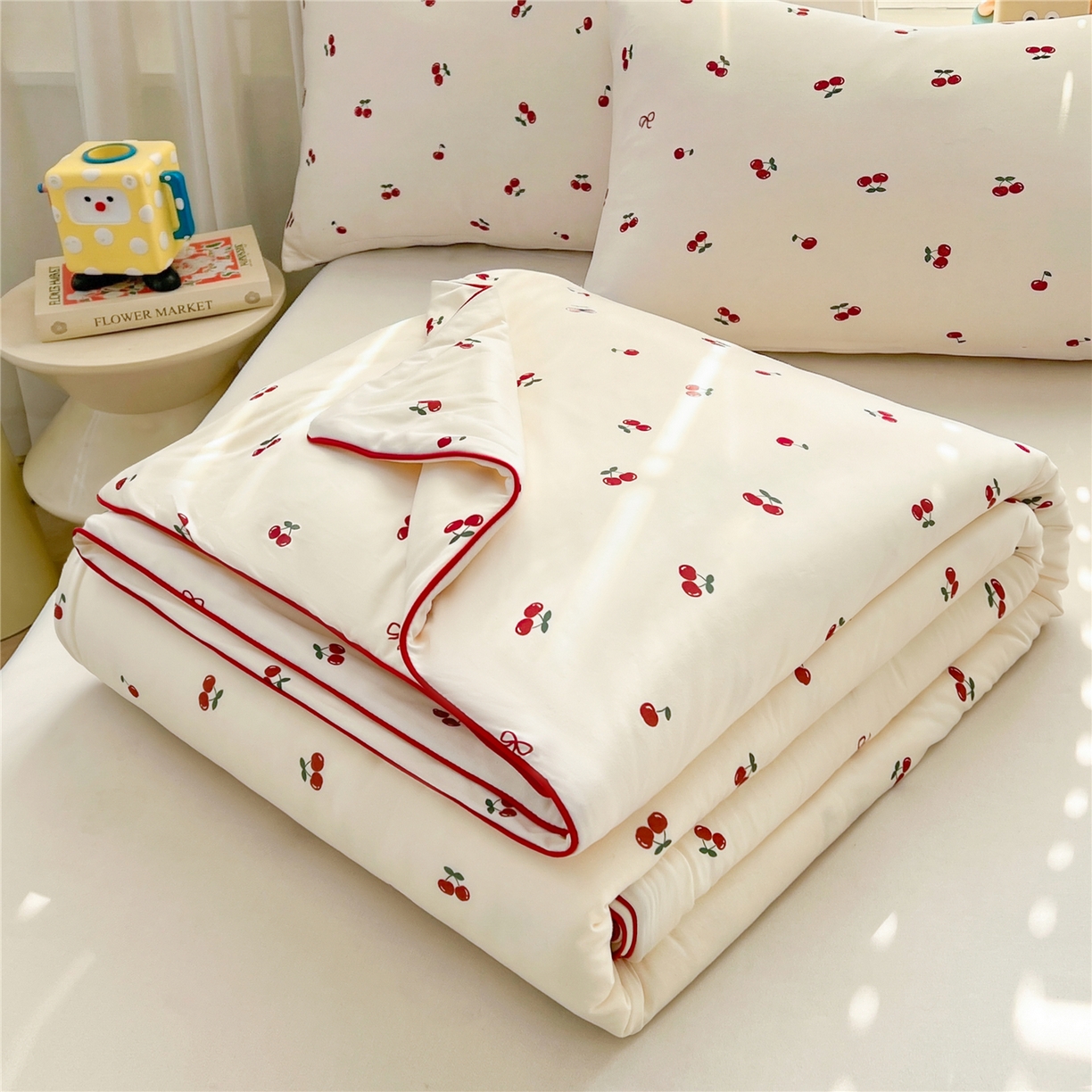 91家纺网 家纺一手货源 找家纺 优被业 2026新款A类牛奶丝针织棉软糯凉感大豆夏被空调被夏凉被(20%大豆国标包检测） 小樱桃