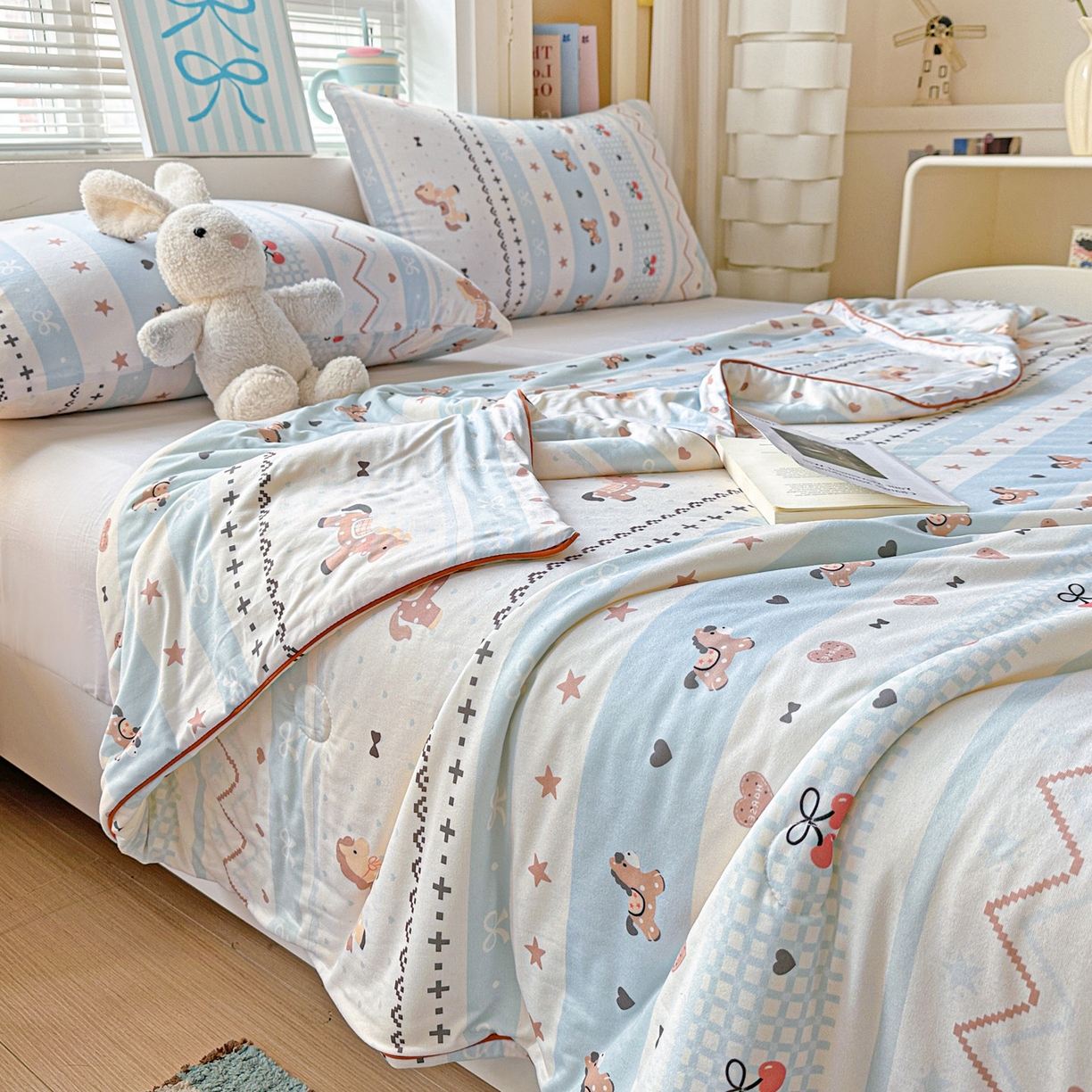 91家纺网 家纺一手货源 找家纺 优被业 2026新款A类牛奶丝针织棉软糯凉感大豆夏被空调被夏凉被(20%大豆国标包检测） 幸运小马