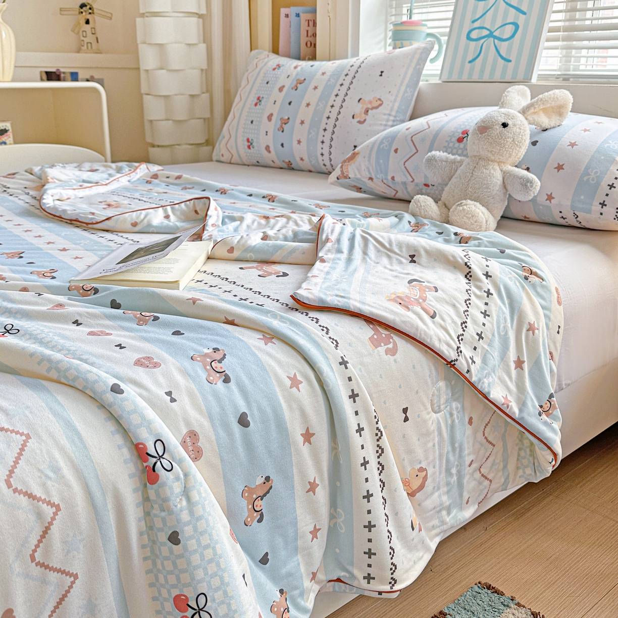 91家纺网 家纺一手货源 找家纺 优被业 2026新款A类牛奶丝针织棉软糯凉感大豆夏被空调被夏凉被(20%大豆国标包检测） 幸运小马