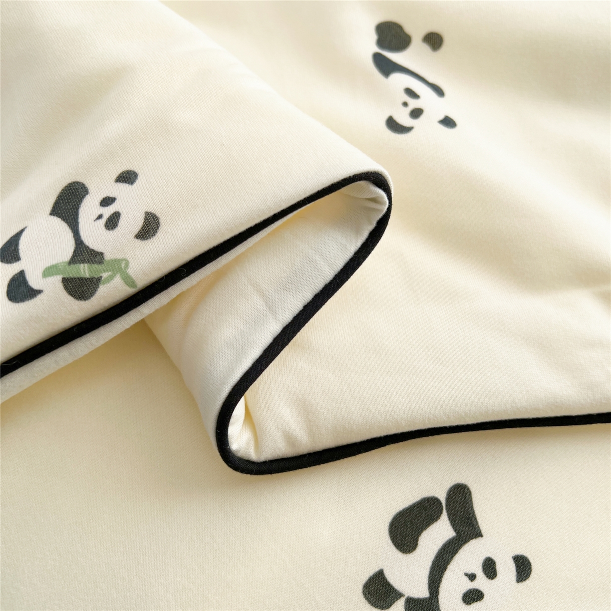 91家纺网 家纺一手货源 找家纺 优被业 2026新款A类牛奶丝针织棉软糯凉感大豆夏被空调被夏凉被(20%大豆国标包检测） 熊猫贝贝