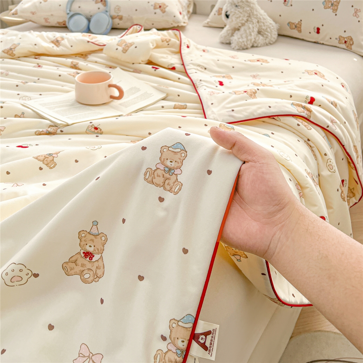 91家纺网 家纺一手货源 找家纺 优被业 2026新款A类牛奶丝针织棉软糯凉感大豆夏被空调被夏凉被(20%大豆国标包检测） 樱桃小熊