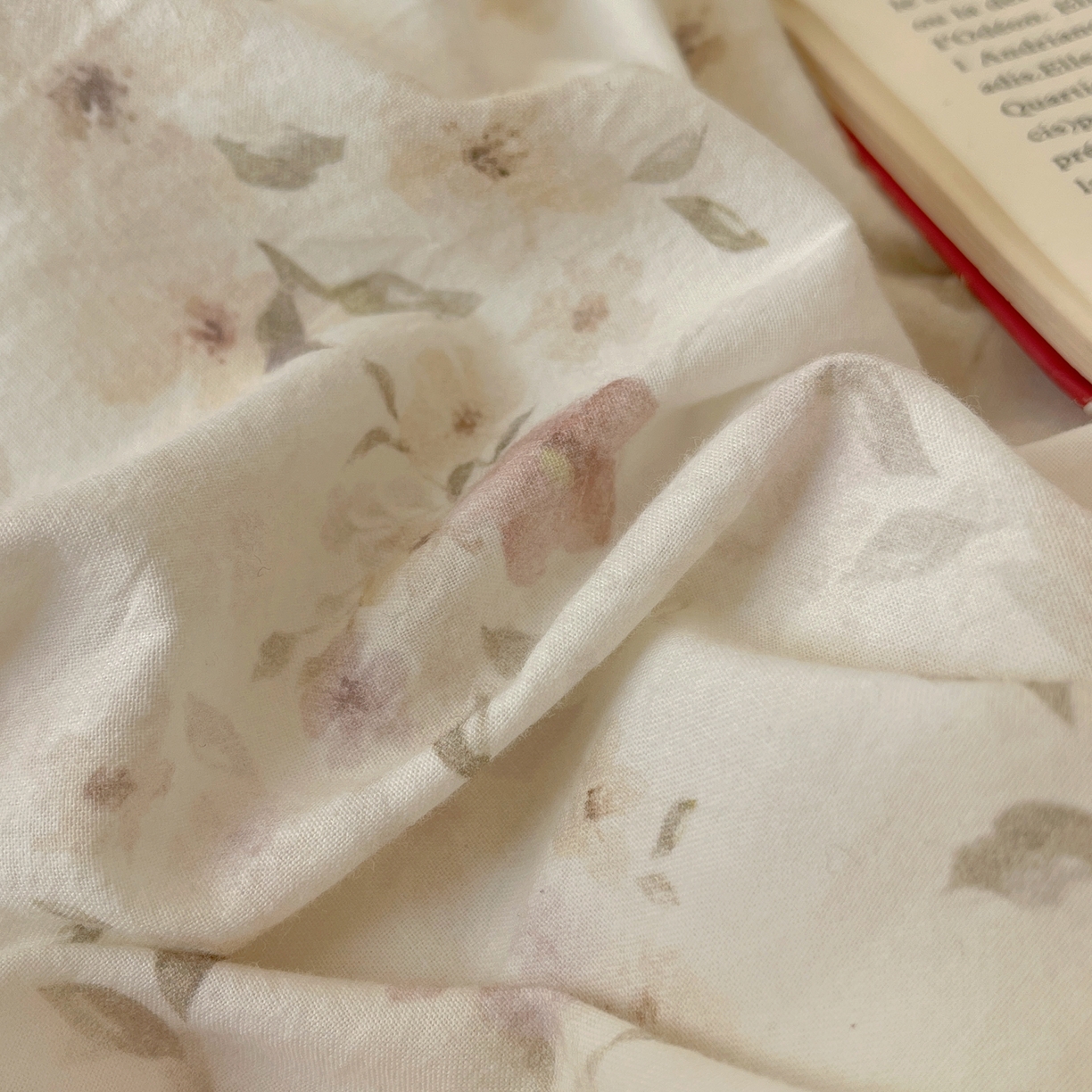 91家纺网 家纺一手货源 找家纺 悦织湾家纺 2026新款镂空花边碎花款四件套印花学生宿舍床上用品三4件套单品被套枕套 暗香