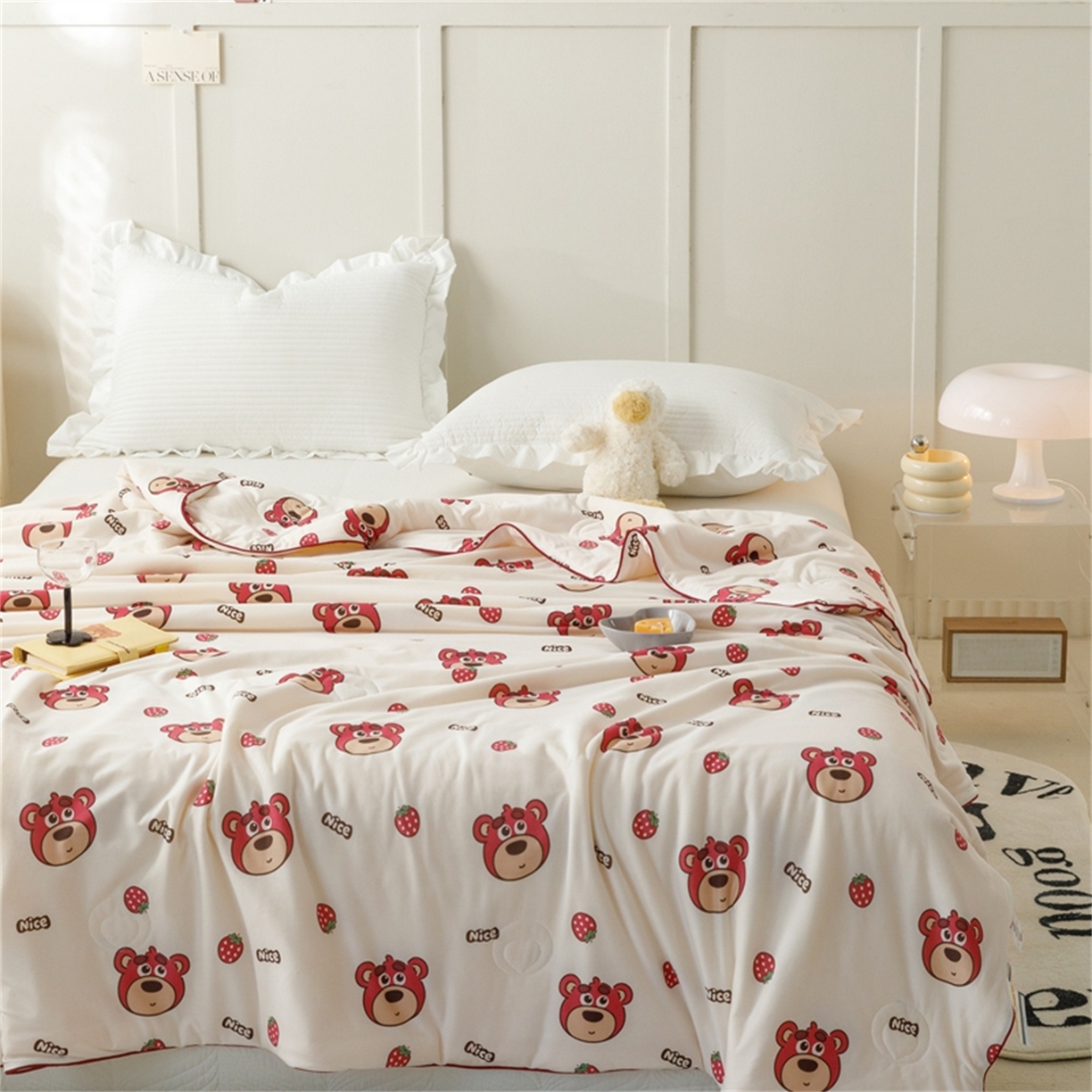 91家纺网 家纺一手货源 找家纺 优被业 2026新款A类牛奶丝针织棉软糯凉感大豆夏被空调被夏凉被(20%大豆国标包检测） 草莓小熊