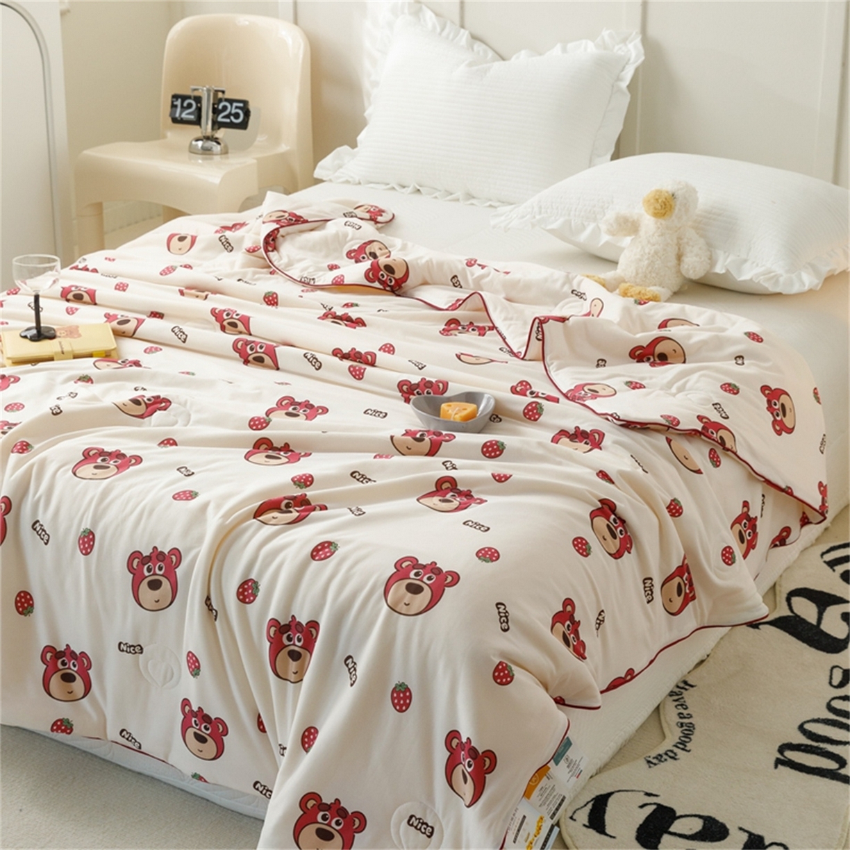 91家纺网 家纺一手货源 找家纺 优被业 2026新款A类牛奶丝针织棉软糯凉感大豆夏被空调被夏凉被(20%大豆国标包检测） 草莓小熊