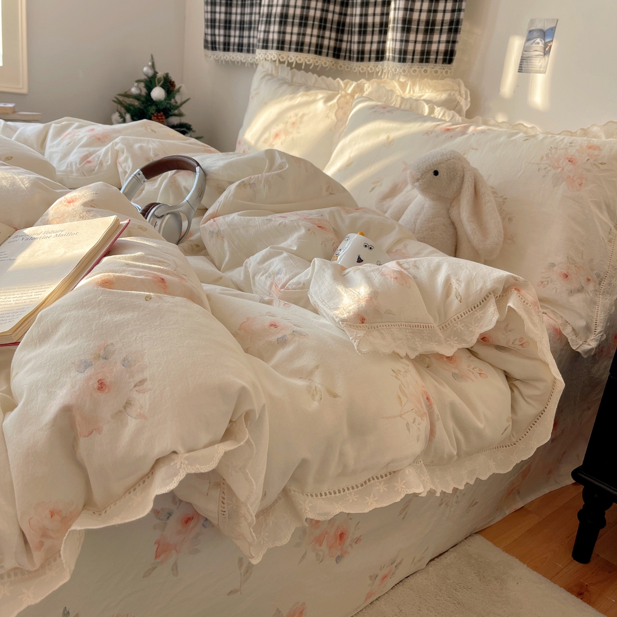 91家纺网 家纺一手货源 找家纺 悦织湾家纺 2026新款镂空花边碎花款四件套印花学生宿舍床上用品三4件套单品被套枕套 芳华