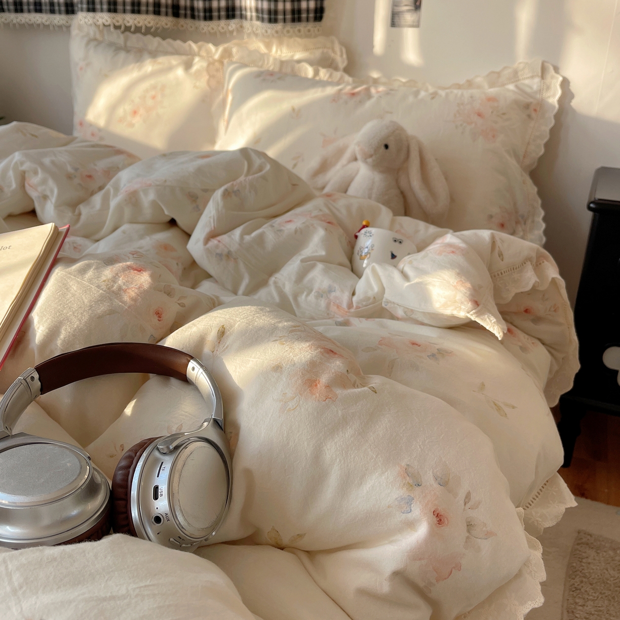 91家纺网 家纺一手货源 找家纺 悦织湾家纺 2026新款镂空花边碎花款四件套印花学生宿舍床上用品三4件套单品被套枕套 芳华