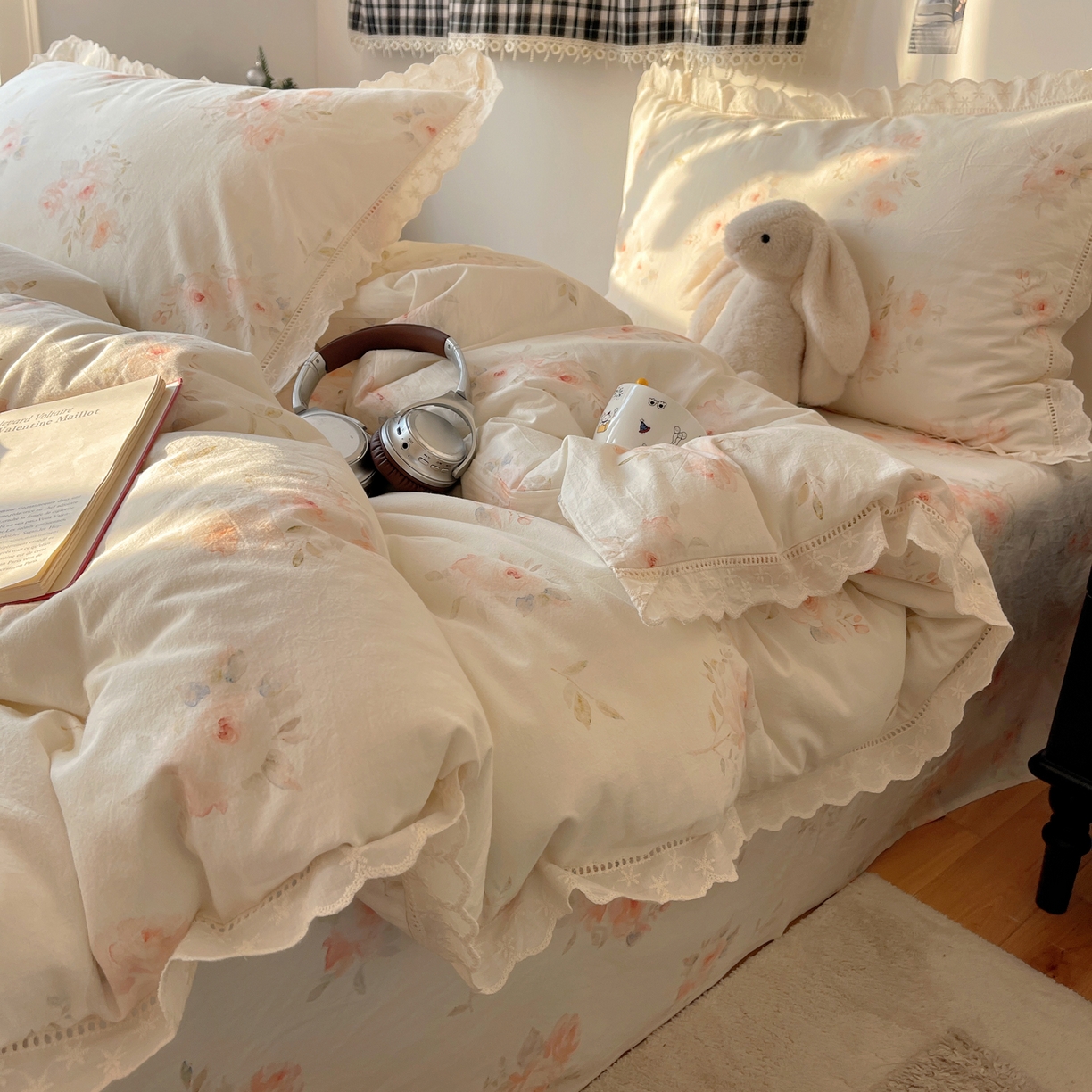 91家纺网 家纺一手货源 找家纺 悦织湾家纺 2026新款镂空花边碎花款四件套印花学生宿舍床上用品三4件套单品被套枕套 芳华