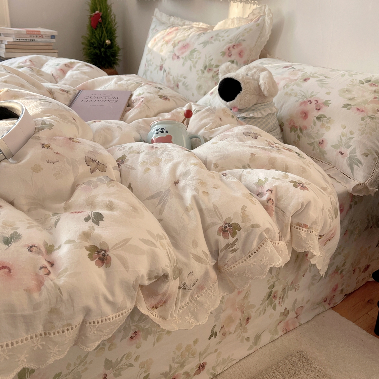 91家纺网 家纺一手货源 找家纺 悦织湾家纺 2026新款镂空花边碎花款四件套印花学生宿舍床上用品三4件套单品被套枕套 沐春