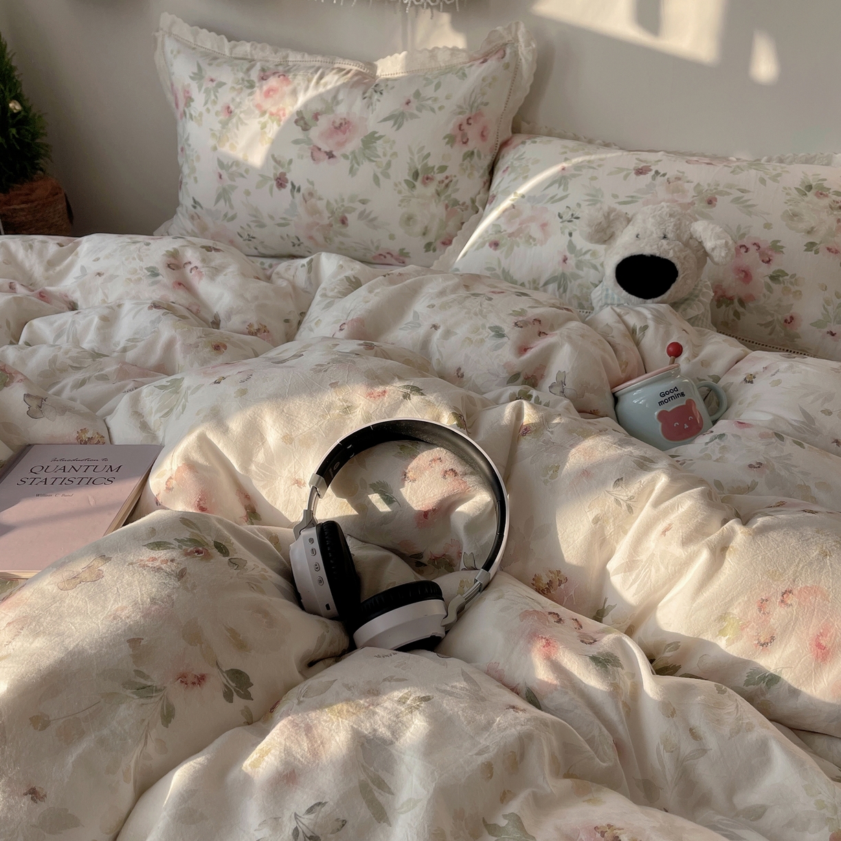 91家纺网 家纺一手货源 找家纺 悦织湾家纺 2026新款镂空花边碎花款四件套印花学生宿舍床上用品三4件套单品被套枕套 沐春