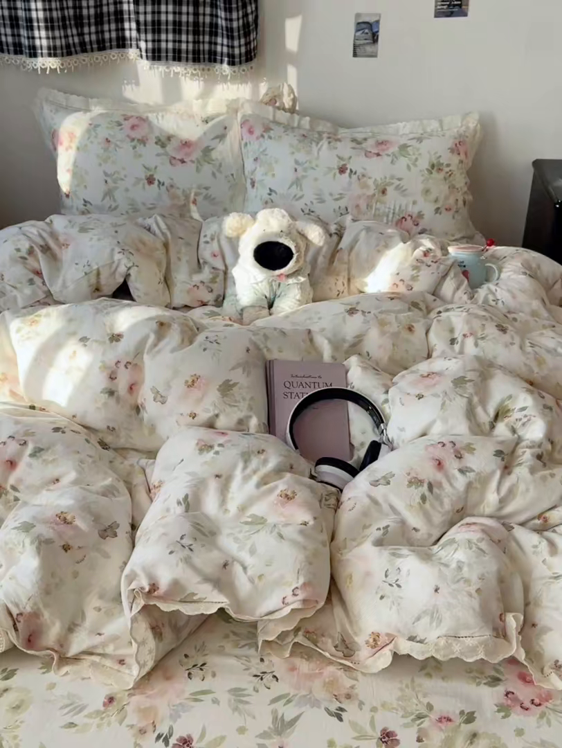 91家纺网 家纺一手货源 找家纺 悦织湾家纺 2026新款镂空花边碎花款四件套印花学生宿舍床上用品三4件套单品被套枕套 沐春