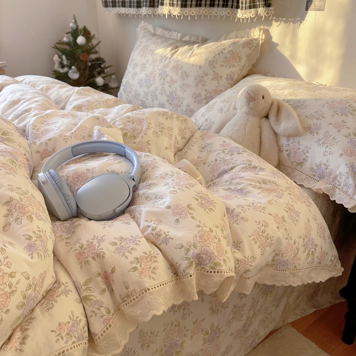 91家纺网 家纺一手货源 找家纺 悦织湾家纺 2026新款镂空花边碎花款四件套印花学生宿舍床上用品三4件套单品被套枕套 瑶光